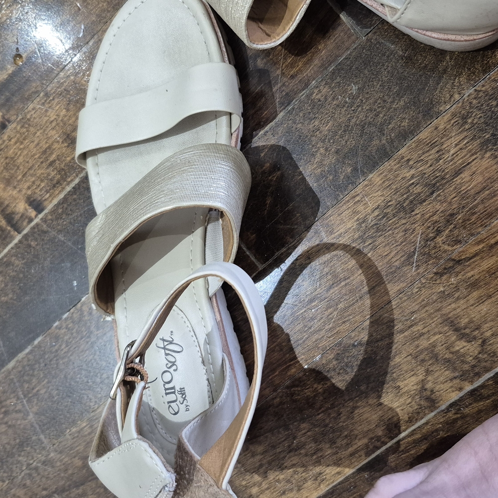 Women's Cream Sandals